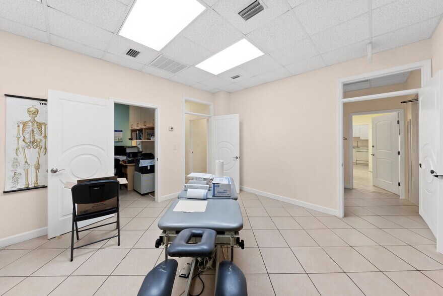 More Photos Of 611 Druid Rd E, Clearwater Medical For Sale