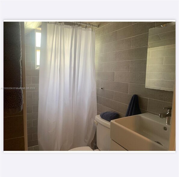 More Photos Of 1105 NE 119th St, Biscayne Park Apartments For Sale