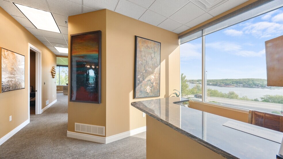 More Photos Of 2265 Bagnell Dam Blvd, Lake Ozark Office For Sale