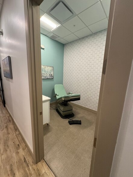 More Photos Of 2700 Immokalee Rd, Naples General Retail For Lease