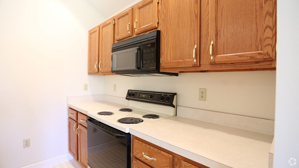 More Photos Of 210 Retreat Ln, Westerville Apartments For Sale