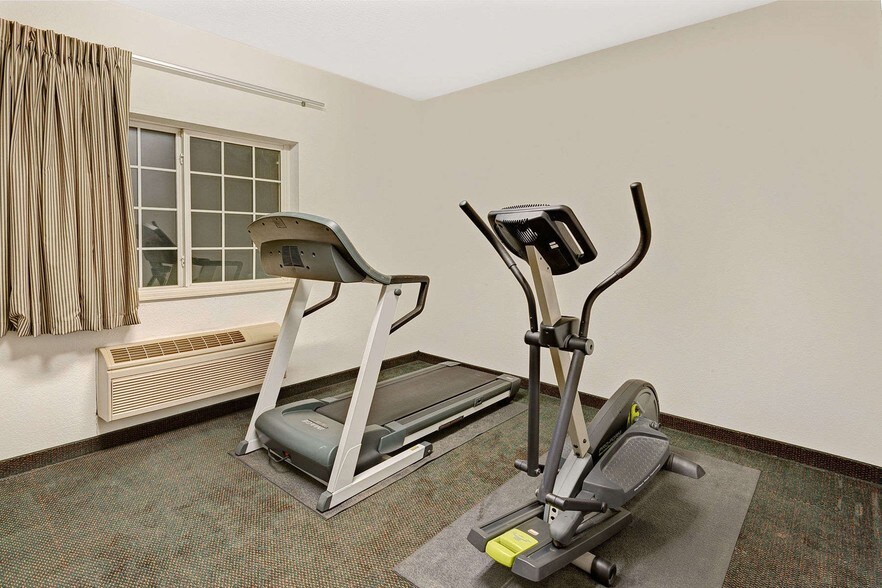 More Photos Of 34085 Commerce Dr, De Soto Hotel For Sale
