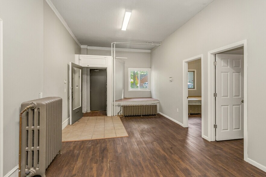 More Photos Of 1321 Payne Ave, Saint Paul Storefront Retail Residential For Sale
