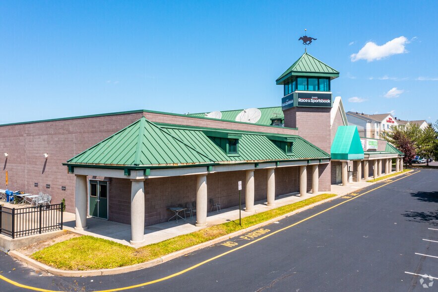 More Photos Of 600 Cresson Blvd, Oaks Freestanding For Lease