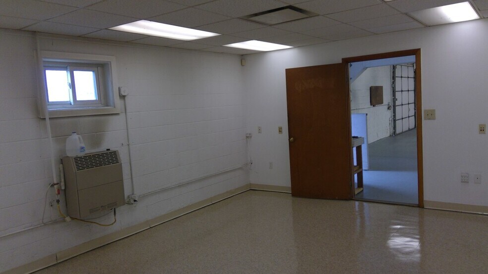 More Photos Of 471 Washington ave, North Haven Industrial For Lease