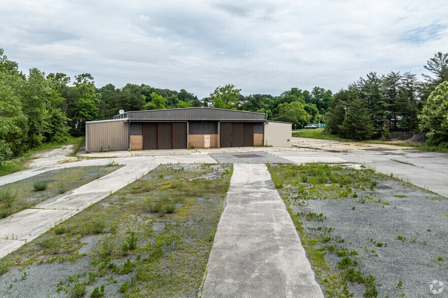 More Photos Of 6303 Macaw Ct, Elkridge Warehouse For Lease