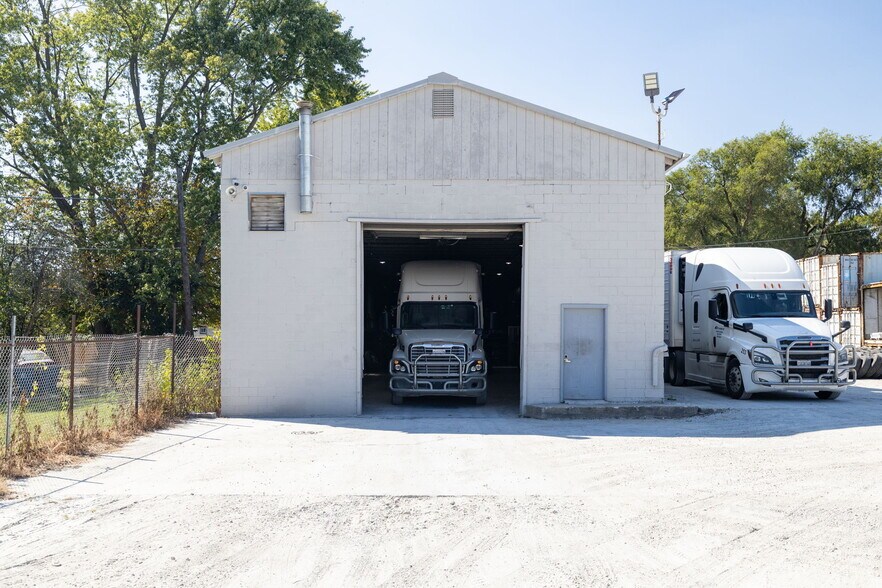 More Photos Of 1781 E Risser St, Kankakee Warehouse For Sale