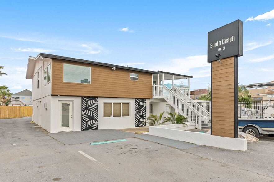 More Photos Of 120 E Jupiter Ln, South Padre Island Hotel For Sale