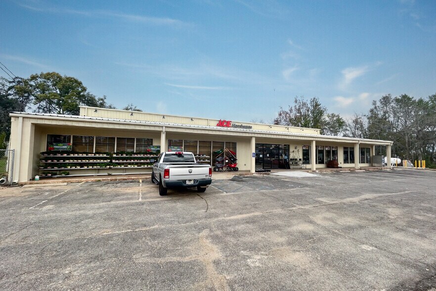 More Photos Of 3510 N Monroe St, Tallahassee Freestanding For Sale