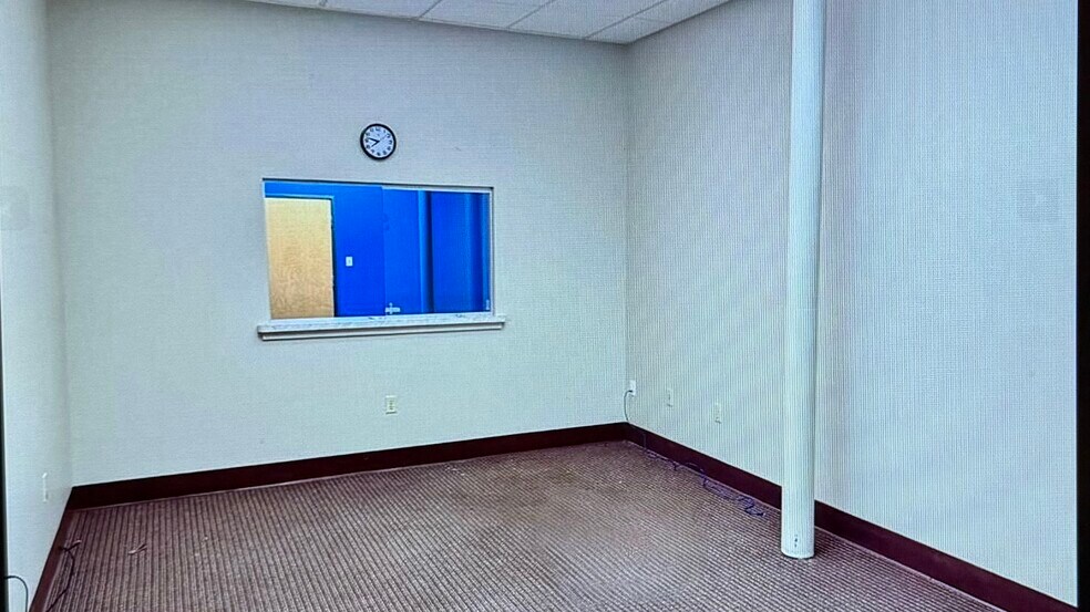 More Photos Of 2-12 NW 5th St, Richmond Storefront For Lease