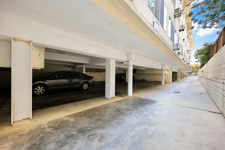 More Photos Of 160 S Michigan Ave, Pasadena Apartments For Sale