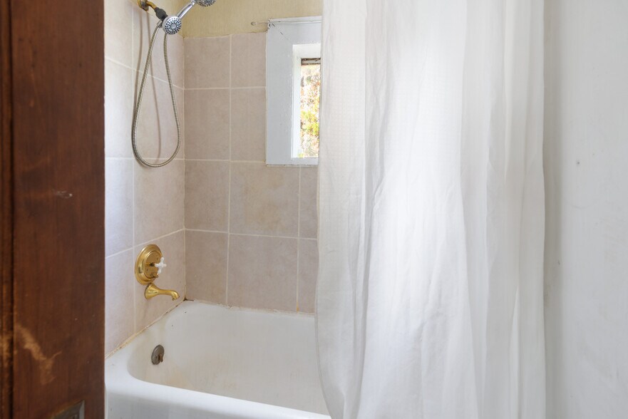 More Photos Of 3279 Emmett Rd, Emmett Multifamily For Sale