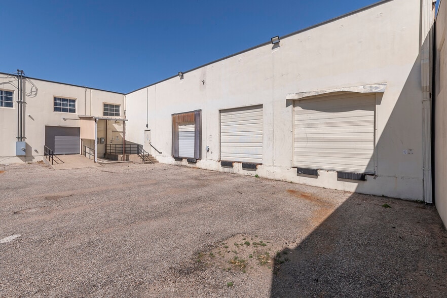 More Photos Of 2920 Shotts St, Fort Worth Distribution For Lease