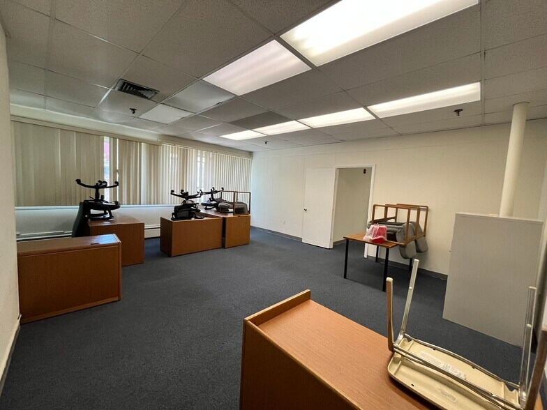 More Photos Of 14 Dartmouth St, Malden Office For Lease