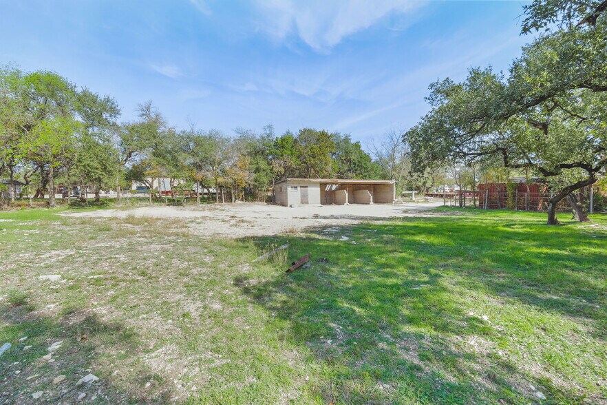 More Photos Of 7900 Hudson Loop, Austin Contractor Storage Yard For Lease