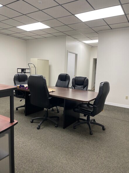 More Photos Of 120 S Main St, Elkhart Office For Lease