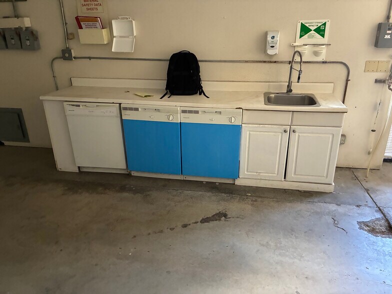 More Photos Of 2479 Station Dr, Stockton Warehouse For Lease