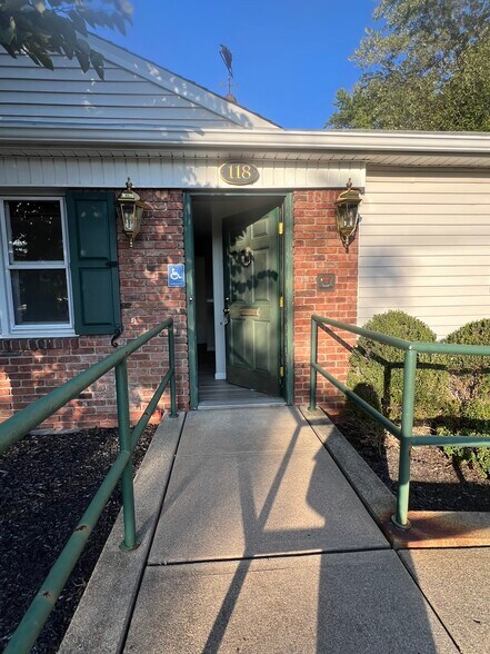 More Photos Of 118 Columbia Tpke, Florham Park Medical For Sale