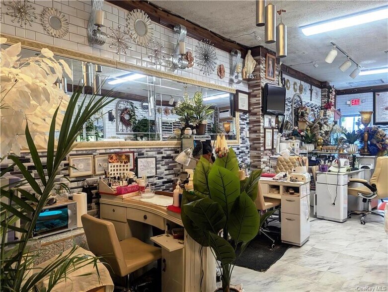 More Photos Of 485 Broadway, Monticello Storefront For Sale