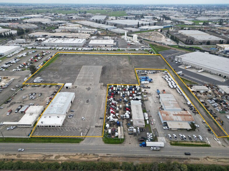Primary Photo Of 8732 Fruitridge Rd, Sacramento Warehouse For Lease