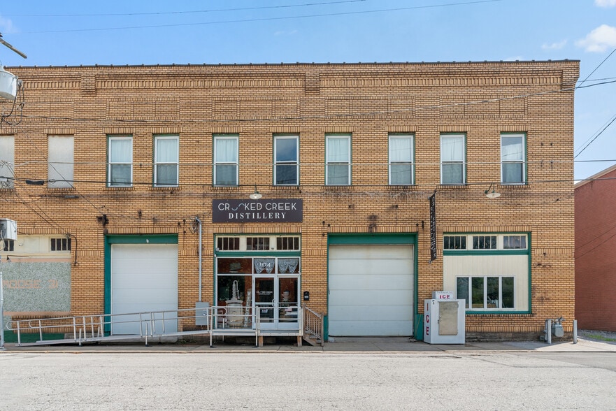 More Photos Of 104 S Water St, West Newton Distribution For Sale