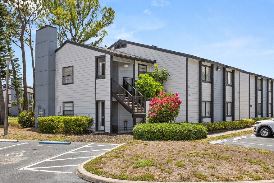 Primary Photo Of 5933 28th Ave W, Bradenton Apartments For Sale