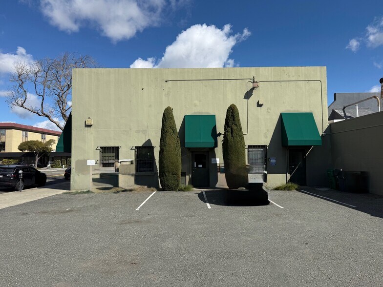 More Photos Of 2500 Santa Clara Ave, Alameda Office For Lease