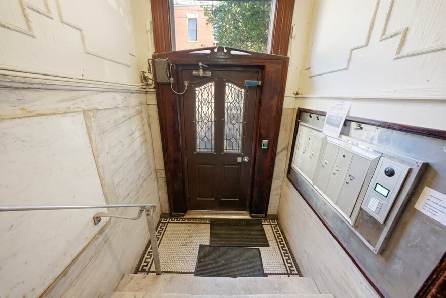 More Photos Of 975 McLean Ave, Yonkers Apartments For Sale