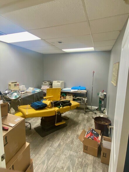 More Photos Of 910 W Northside Dr, Fort Worth Medical For Lease
