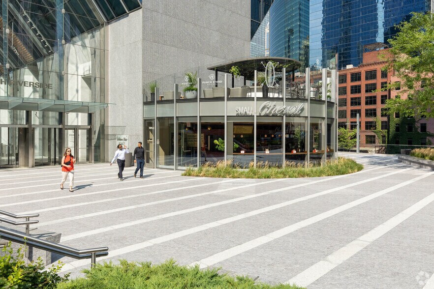 More Photos Of 150 N Riverside Plz, Chicago Office For Lease