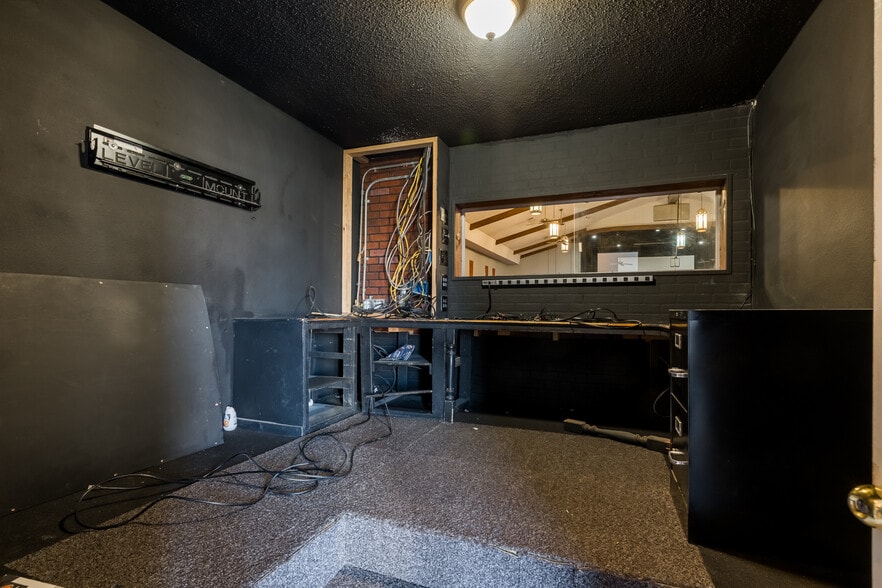 More Photos Of 1809 34th St, Lubbock Religious Facility For Sale