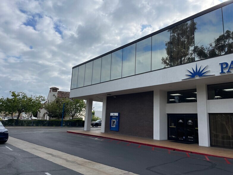 More Photos Of 50 W Hillcrest Dr, Thousand Oaks Bank For Lease