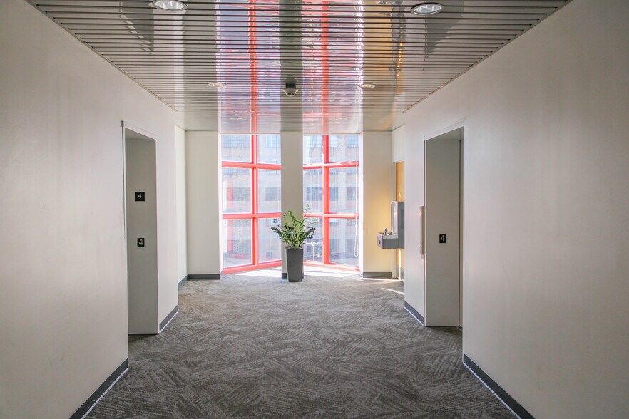 More Photos Of 201 E Markham St, Little Rock Office For Lease