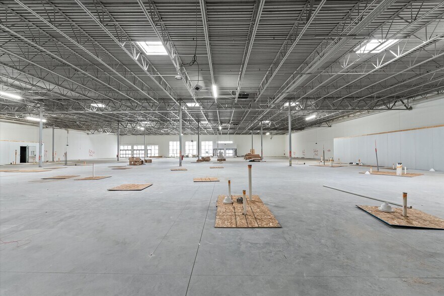 More Photos Of 2651 S Rochester Rd, Rochester Hills General Retail For Lease