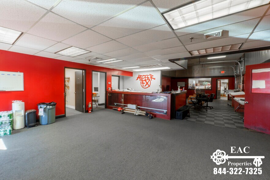 More Photos Of 20 Crescent St, Stamford Warehouse For Lease