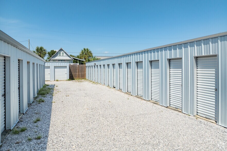More Photos Of 6126 Thomas Dr, Panama City Self Storage For Sale