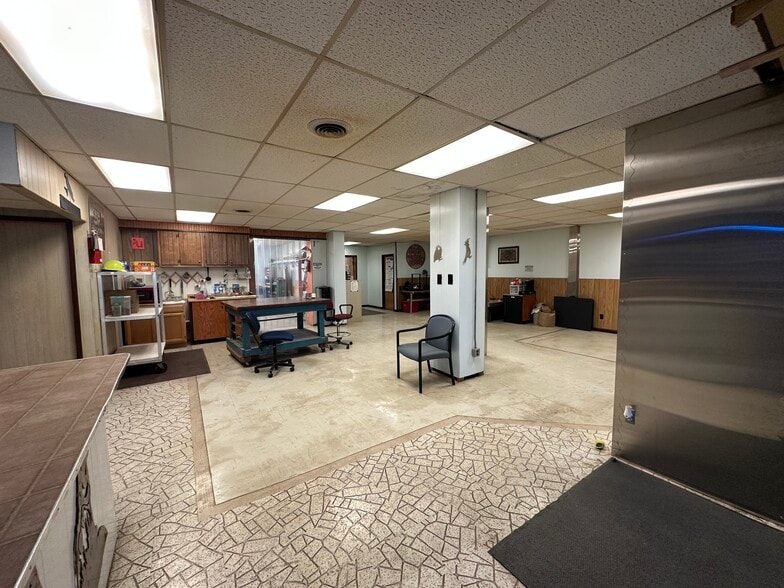 More Photos Of 1035-1037 Montgomery St S, Syracuse Light Manufacturing For Sale