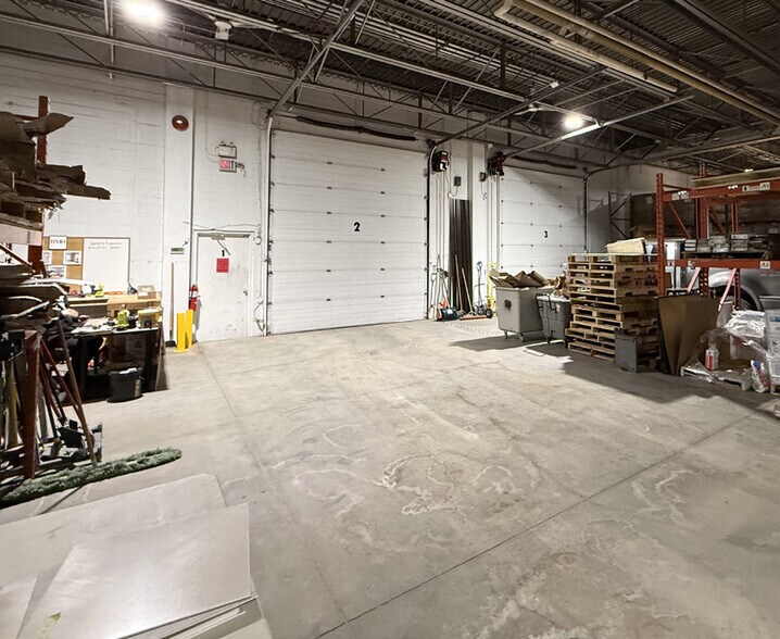 More Photos Of 700 King Edward St, Winnipeg Manufacturing For Lease