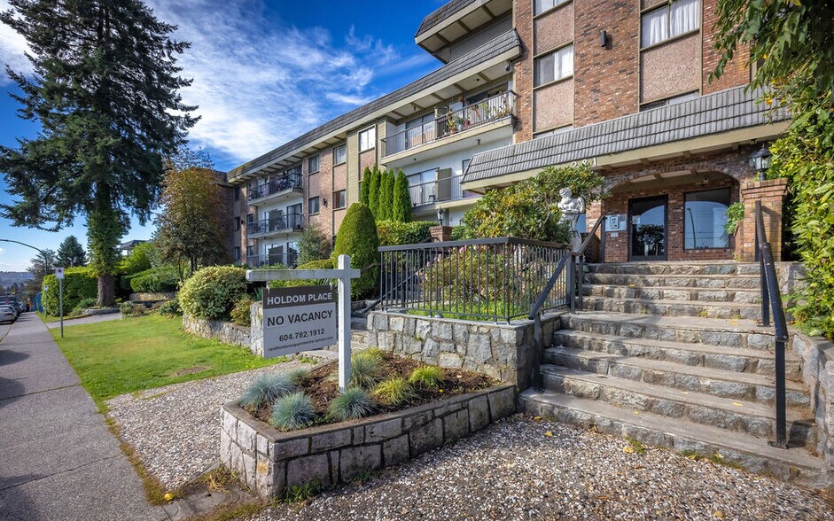 More Photos Of 281 Holdom Ave, Burnaby Apartments For Sale