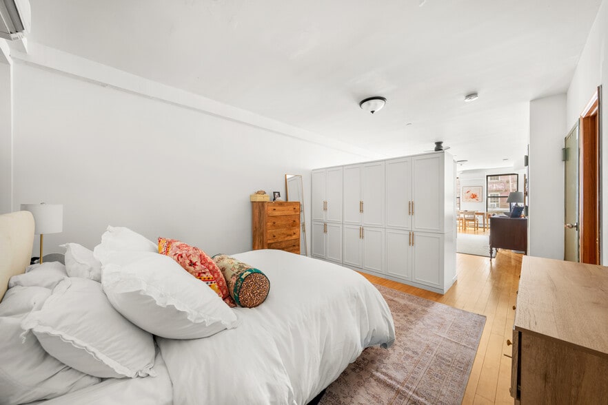 More Photos Of 183 Duane St, New York Apartments For Sale