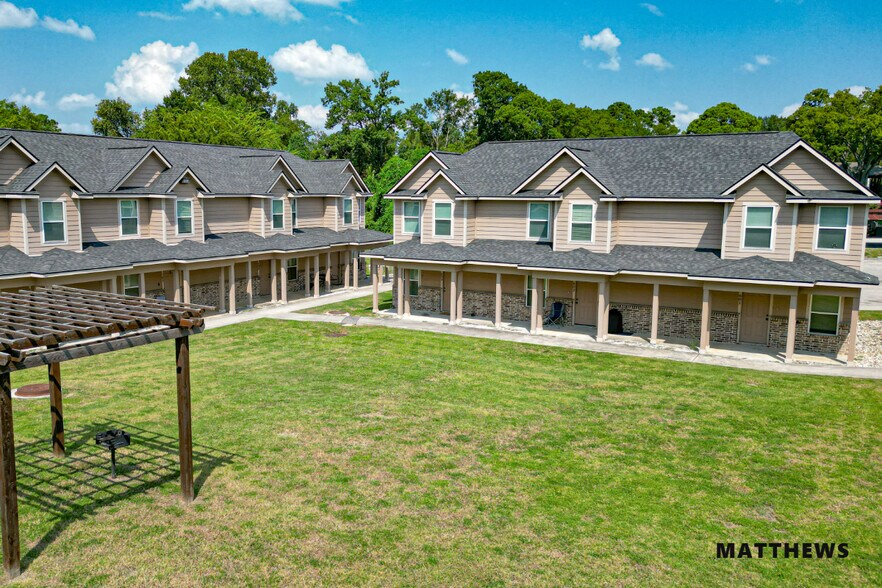 More Photos Of 2002 20th St, Huntsville Apartments For Sale