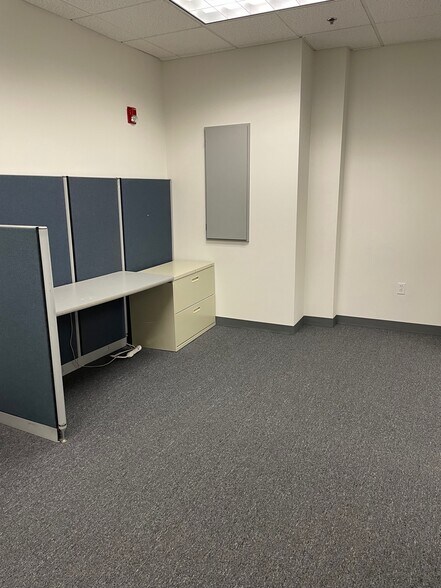 More Photos Of 100 Cummings Ctr, Beverly Coworking Space
