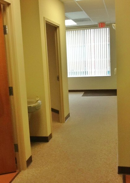 More Photos Of 14641 Lee Hwy, Centreville Office For Sale