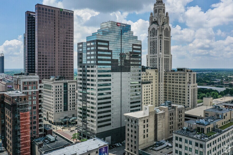 More Photos Of 10 W Broad St, Columbus Office For Lease