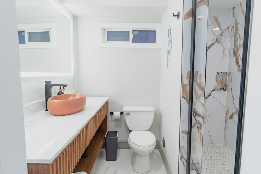 More Photos Of 1107 N Broadway, Santa Maria Hotel For Sale