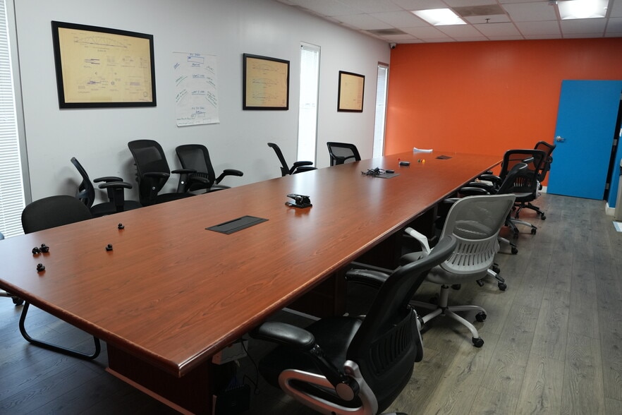 More Photos Of 4112 S Main St, Los Angeles Office For Sale