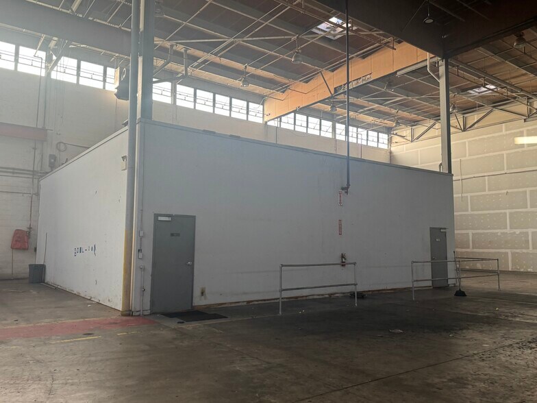 More Photos Of 801 Edwards Ave, New Orleans Distribution For Lease