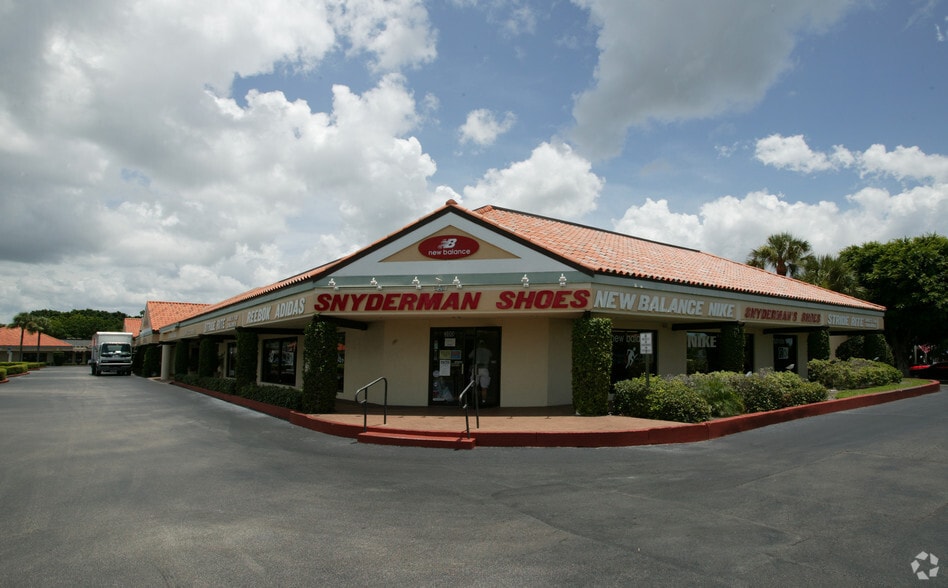 More Photos Of 4910 Tamiami Trl N, Naples Unknown For Lease