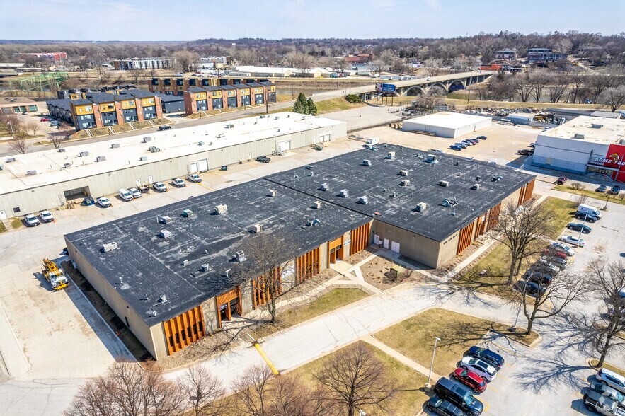More Photos Of 601 SW 9th St, Des Moines Warehouse For Lease