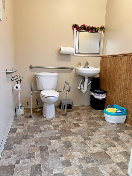 More Photos Of 418 S 14th St, Wymore General Retail For Sale